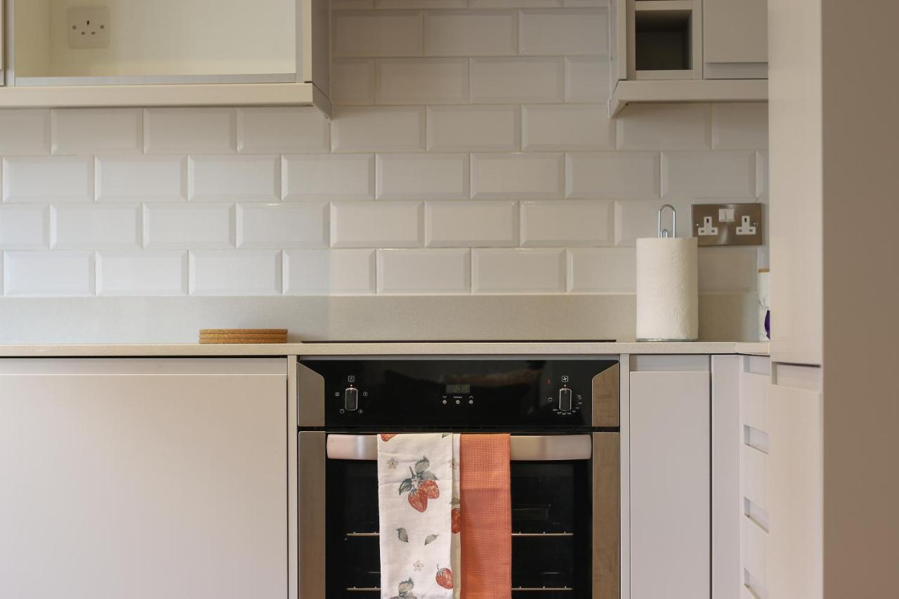 Modern 2-Bed Apartment, Free Parking, City Centre, Netflix & Pet Friendly - Hosted By Stay Host Save Sheffield Esterno foto