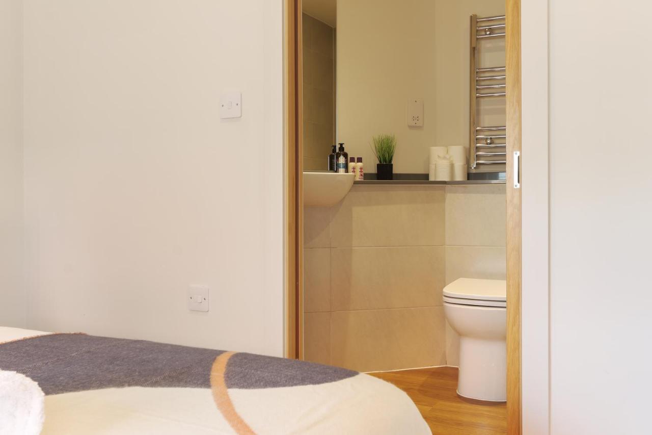 Modern 2-Bed Apartment, Free Parking, City Centre, Netflix & Pet Friendly - Hosted By Stay Host Save Sheffield Esterno foto